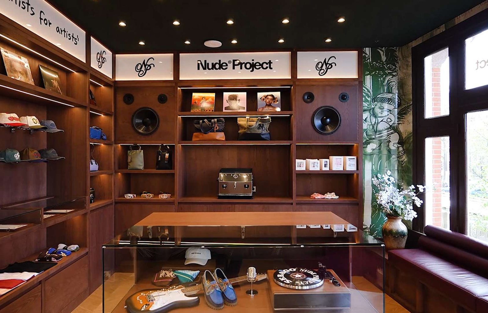 Falù protagonista a Leidaestraat 31: il nostro caffè made in Italy al primo flagship store internazionale di Nude Project